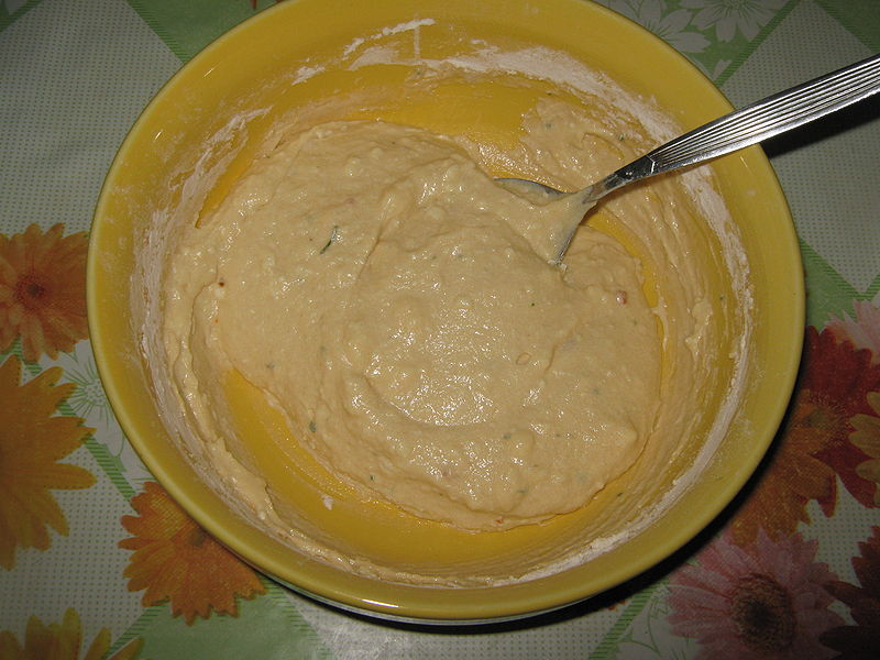 Fisier:Galuste pentru gulas.JPG