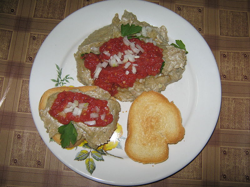 Fisier:Salata de vinete cu sos de rosii 1.jpg