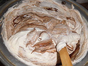 Prajitura cu crema de ciocolata si lapte condensat