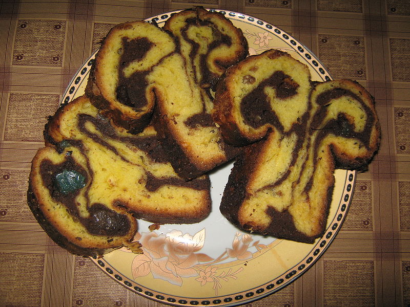 Fisier:Cozonac moldovenesc6.jpg