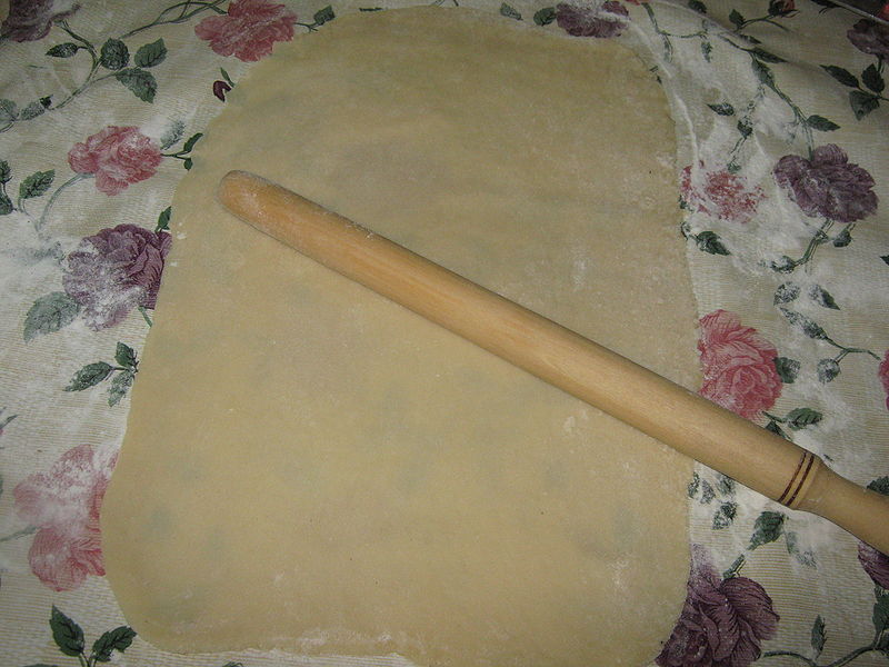 Fisier:Foi Rozina -intinderea foilor.jpg