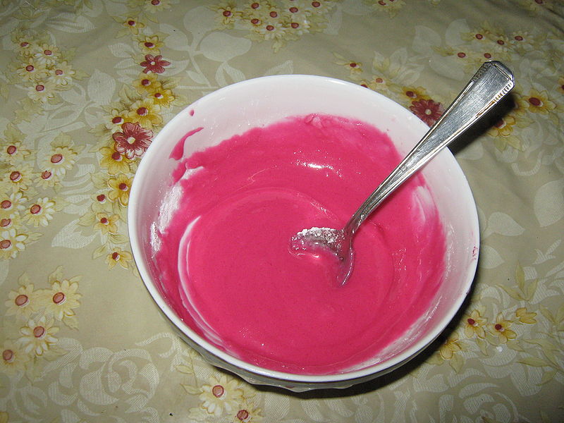 Fisier:Glazura colorata in roz.JPG