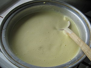 Cremsnit cu crema de vanilie si zmeura
