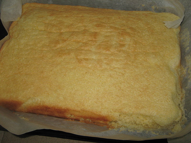 Fisier:Pandispanul copt.JPG