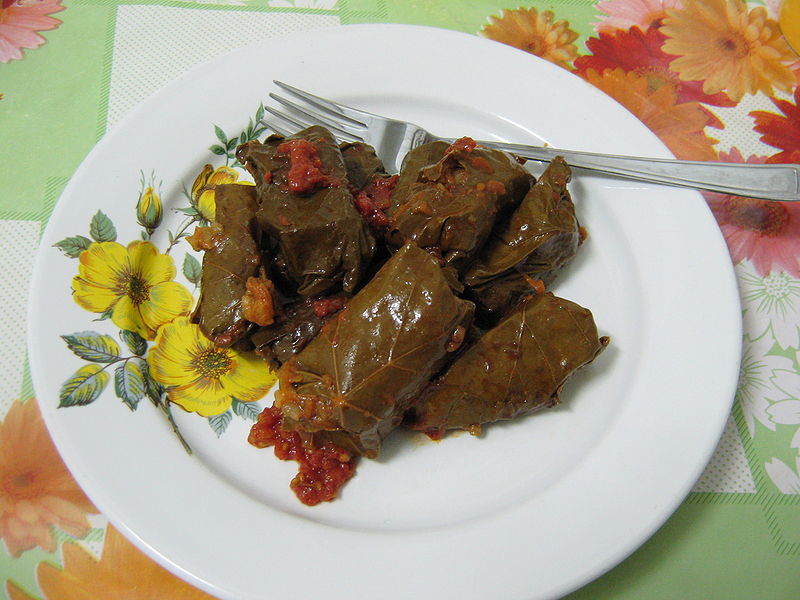 Fisier:Sarmale de post cu frunza de vita.JPG