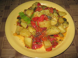 Salata calda de cartofi sau salata de iarna