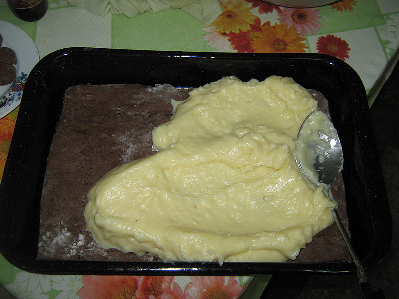 Fisier:Primul strat de crema.JPG