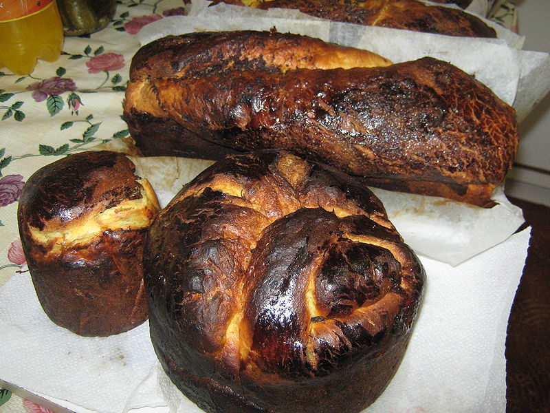 Fisier:Cozonac moldovenesc5.jpg