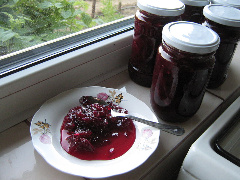 Fisier:Hai la dulceata de trandafiri.JPG