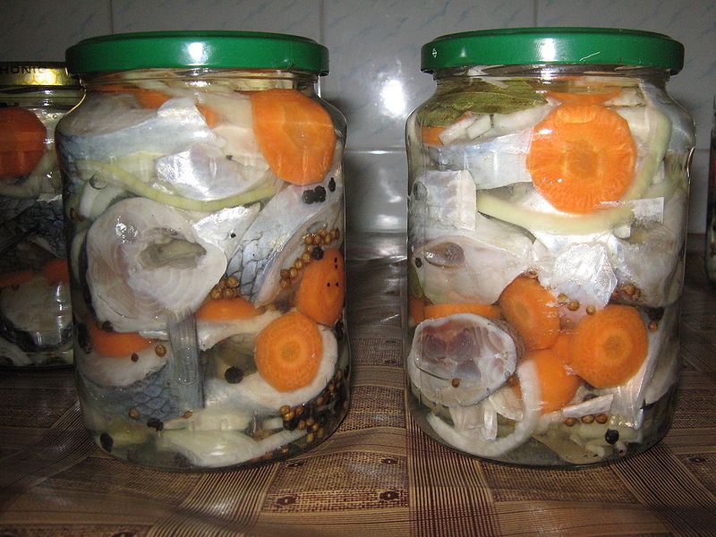 Fisier:Scrumbie de Dunare marinata 1.jpg