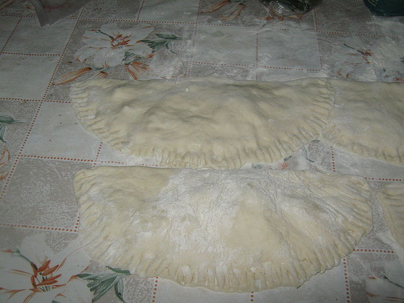 Fisier:Langosi pregatite de prajit.jpg