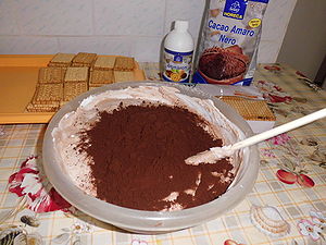 Tort fin de biscuiti si crema ganaj de ciocolata