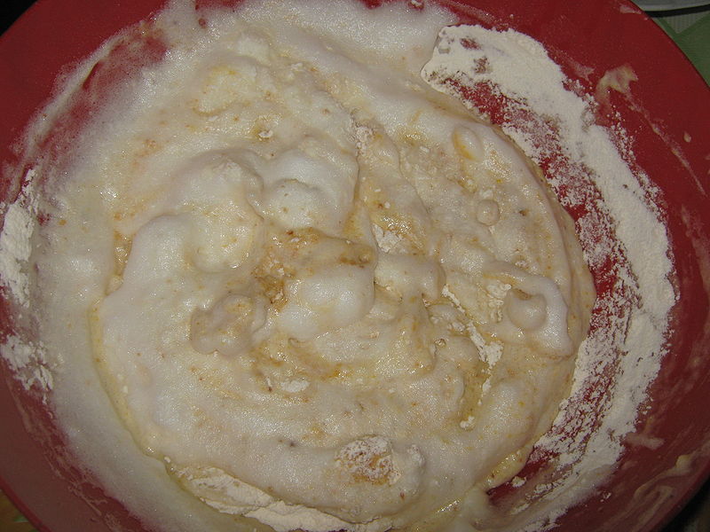 Fisier:Aluatul pentru blat 1.JPG