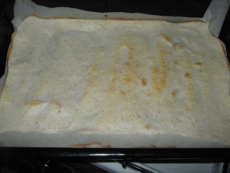 Fisier:Blatul de bezea copt in tava.JPG