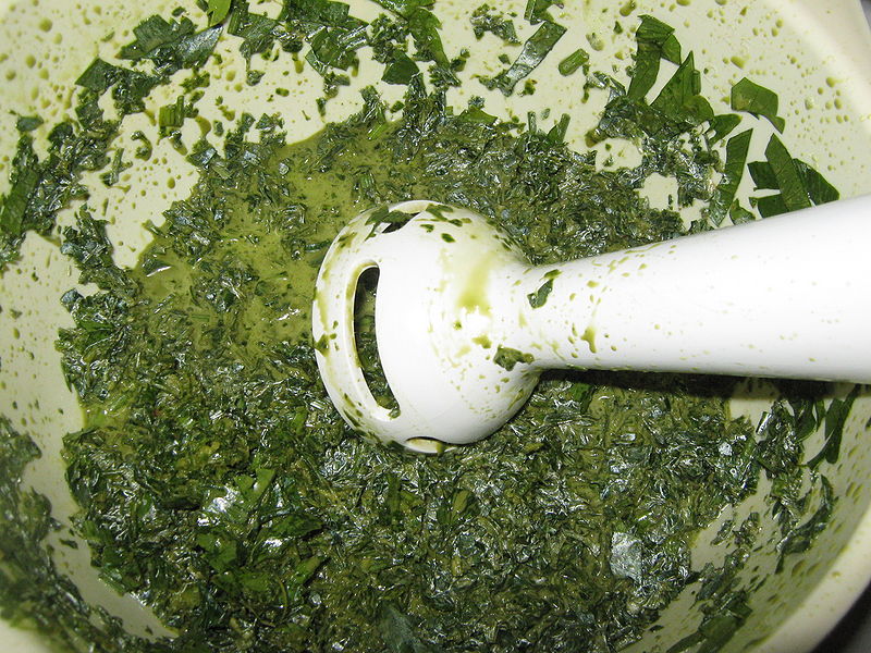 Fisier:Leusteanul pasat cu ulei.JPG