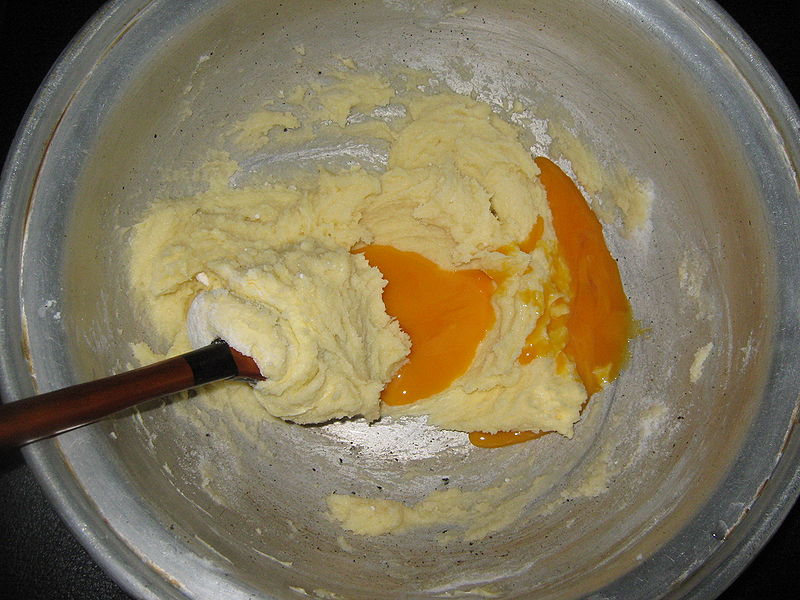 Fisier:Preparare crema 1.JPG