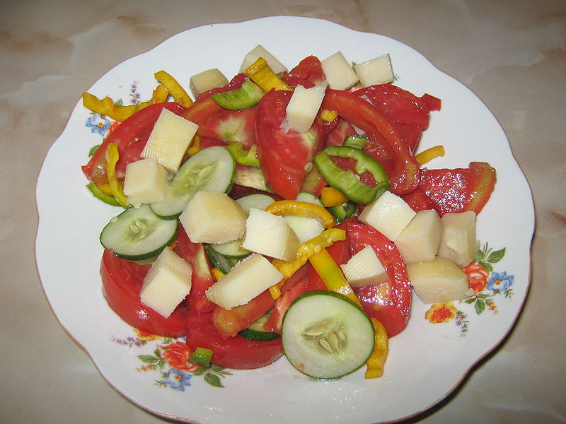 Fisier:Salata de rosii taraneasca.jpg