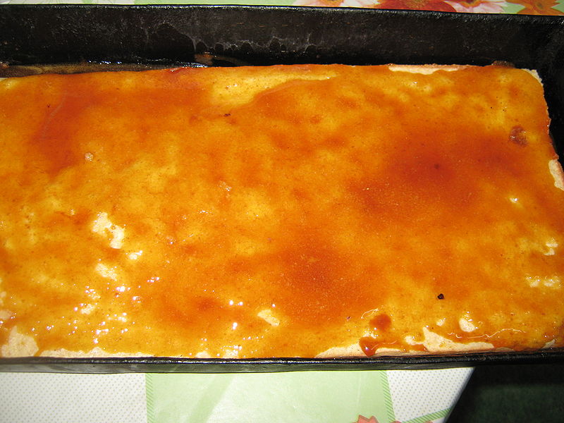 Fisier:Caramelul intins pe blat.JPG