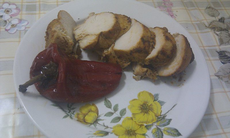 Fisier:Pastrama din piept de pui 1.jpg