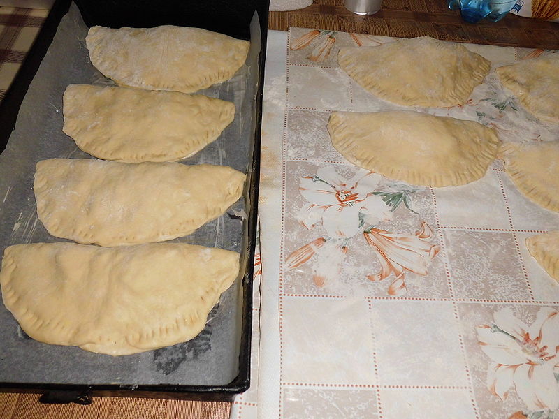 Fisier:Placintele puse la dospit .JPG