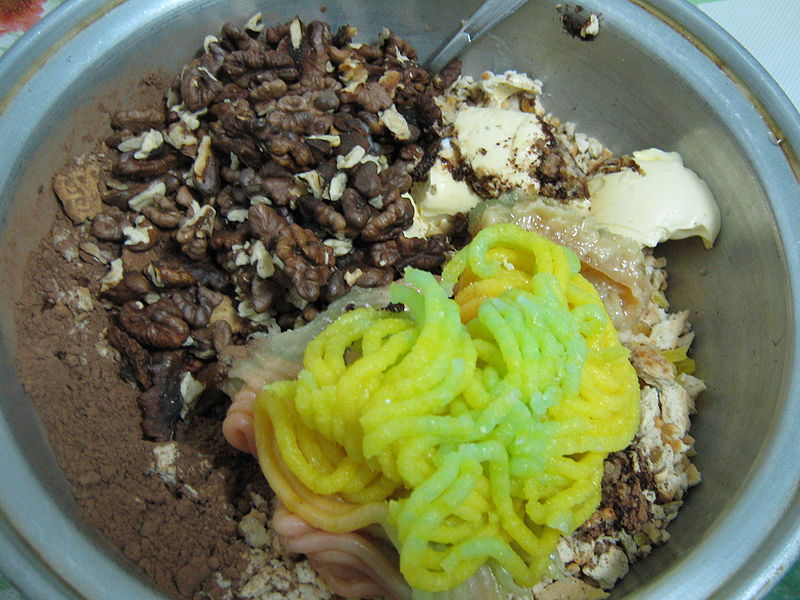 Fisier:Ingredientele pregatite de amestec.JPG