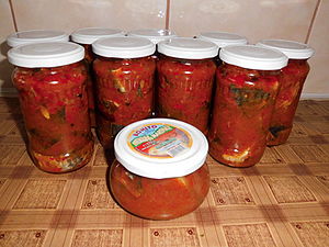 Conserve de macrou in sos tomat