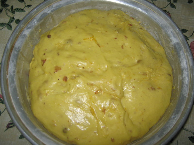 Fisier:Cozonac moldovenesc1.jpg