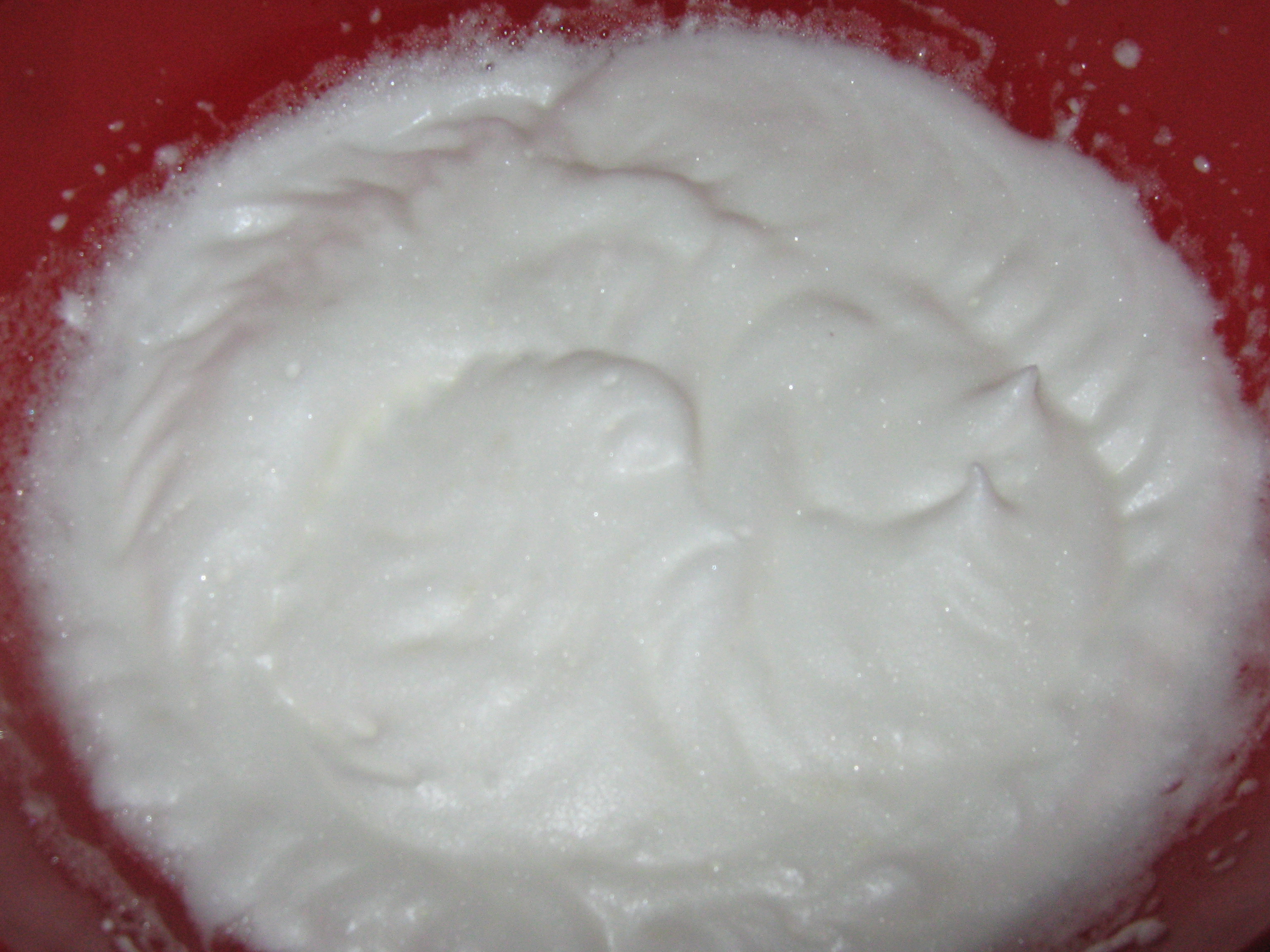 Prajitura Mamitzu cu crema de ciocolata si visine din visinata