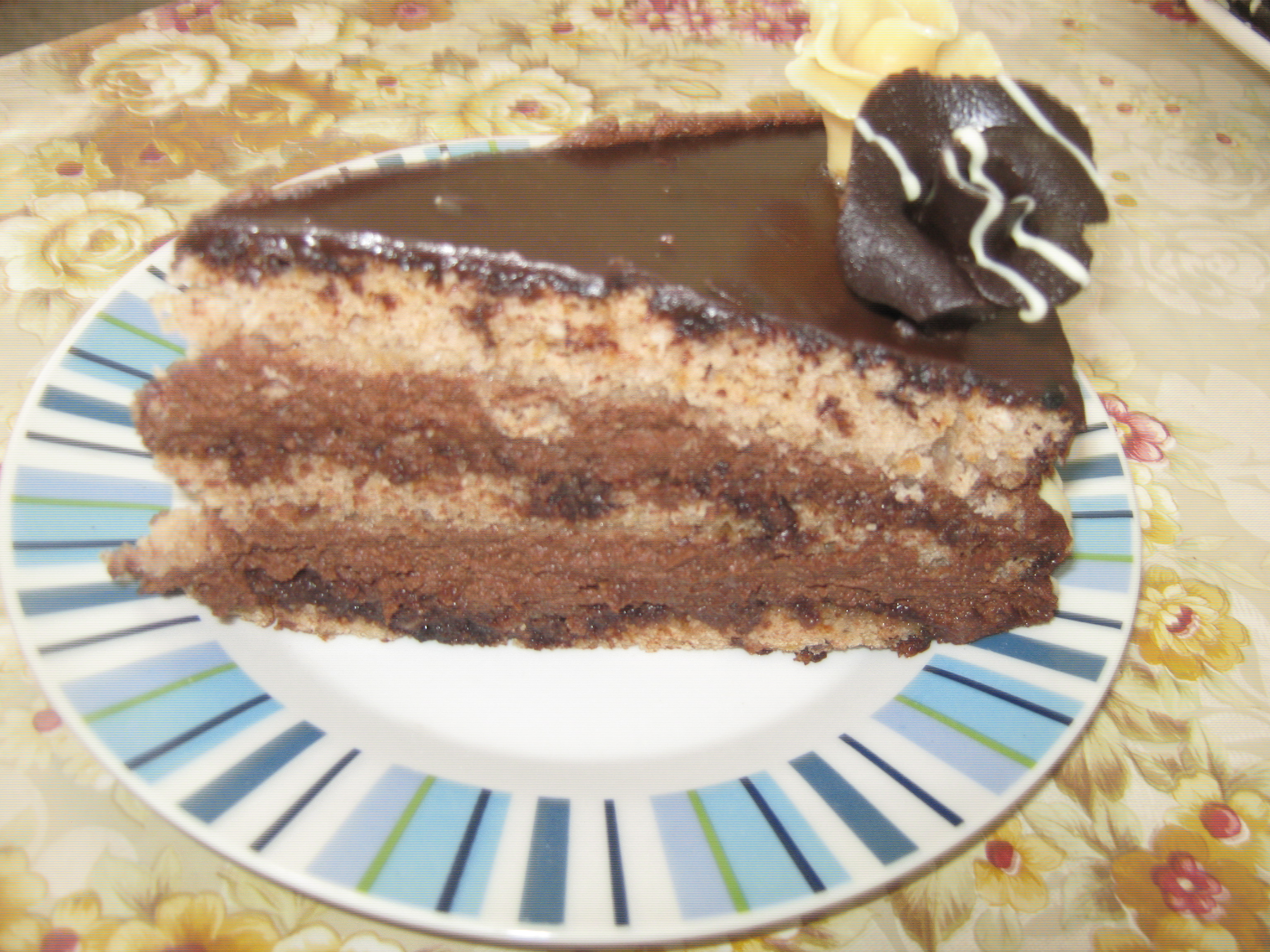 Prajitura/Tort cu nuca si crema Ganaj