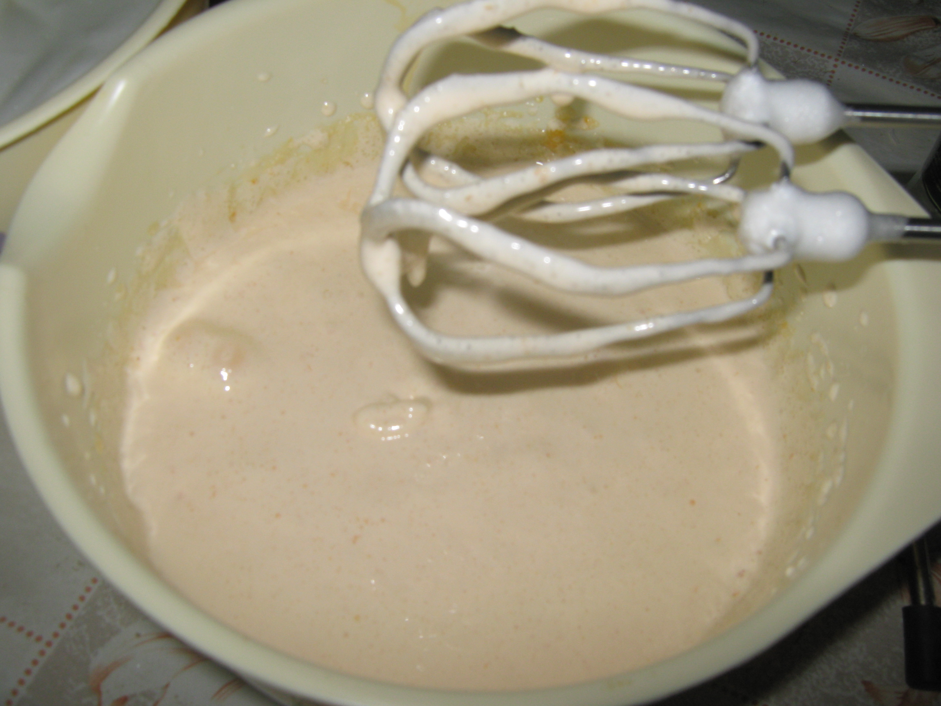 Prajitura cu spuma de ciocolata si glazura de fondant