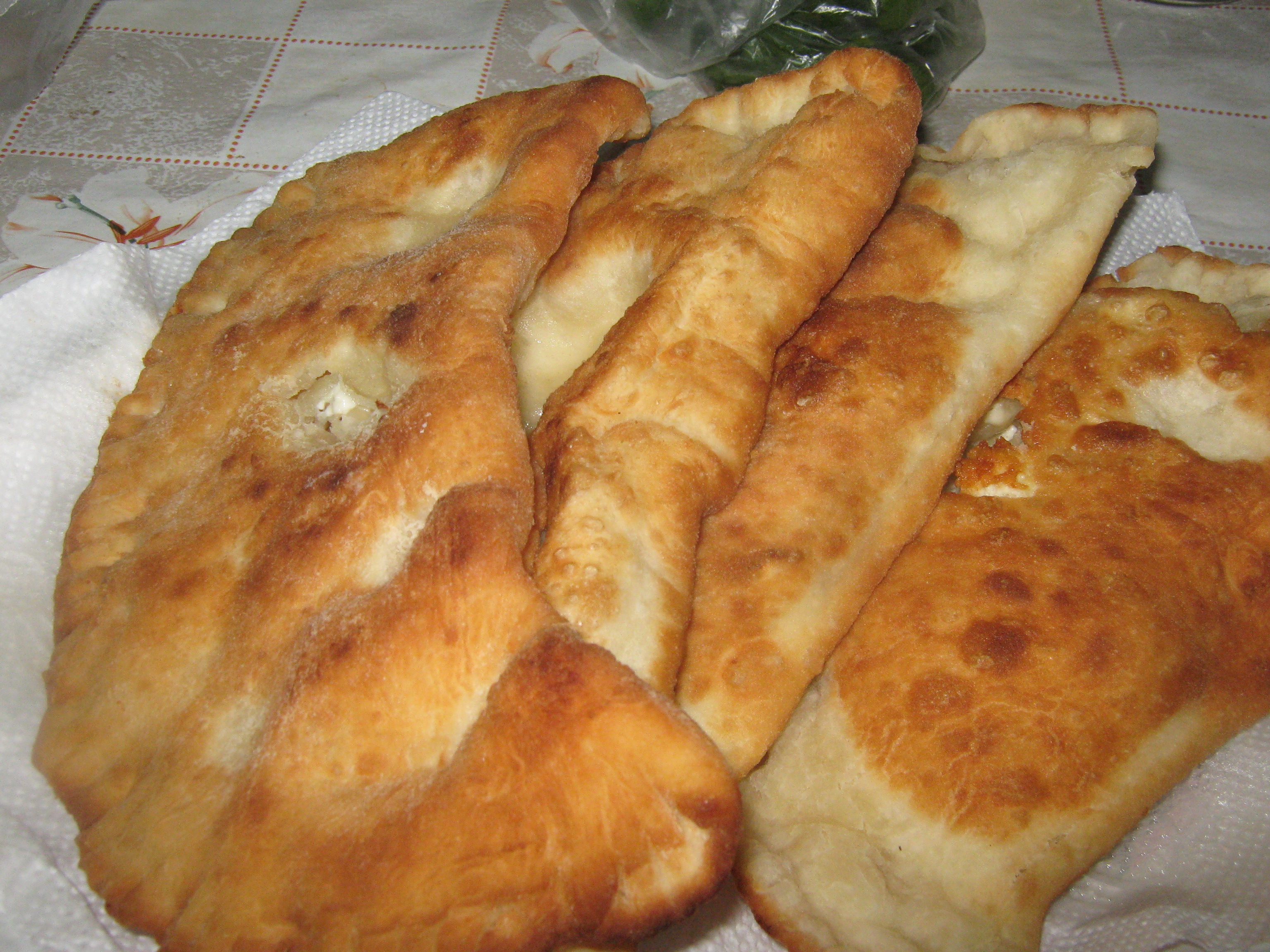 Langosi cu branza