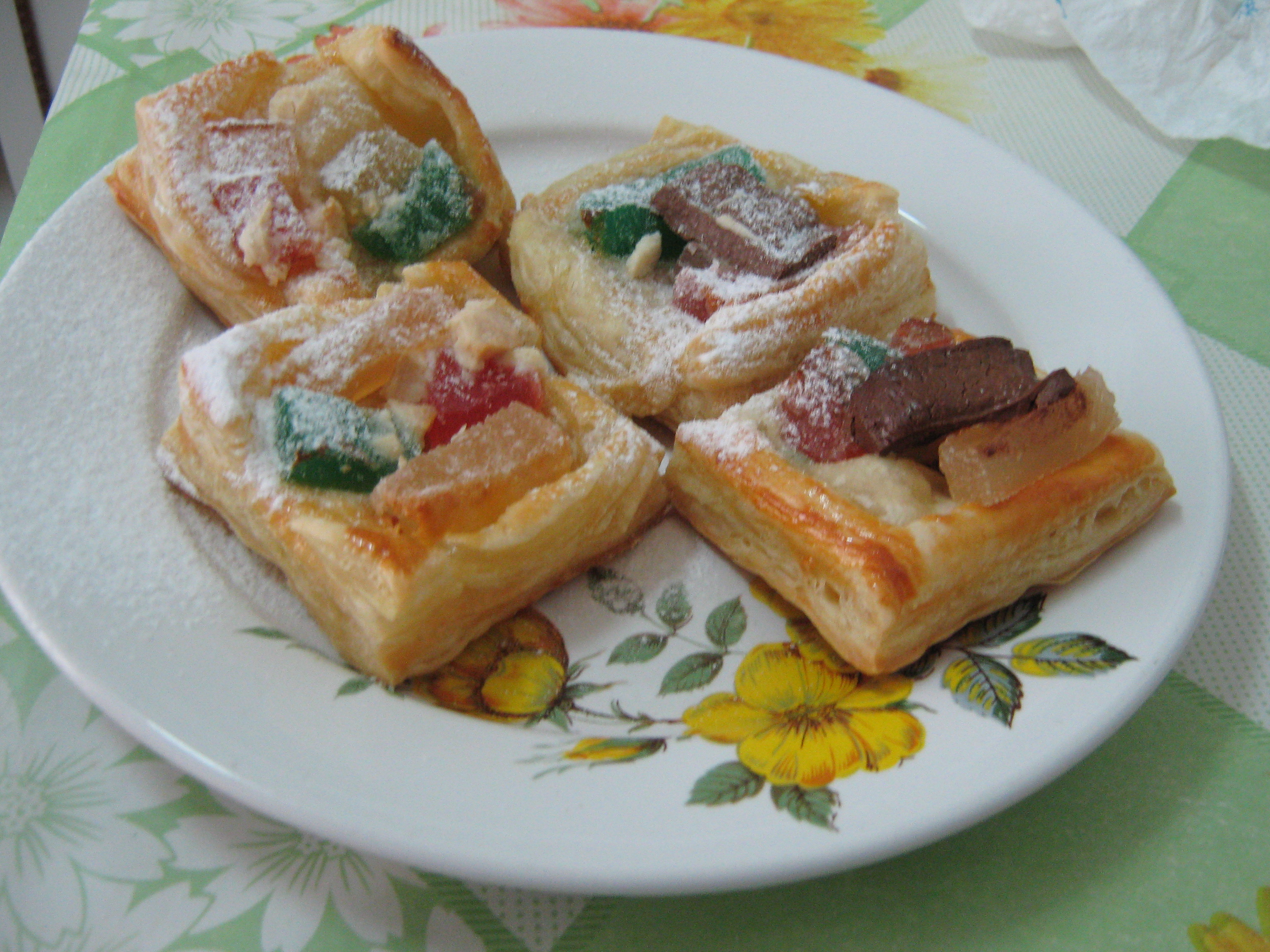 Pateuri umplute cu ciocolata si rahat