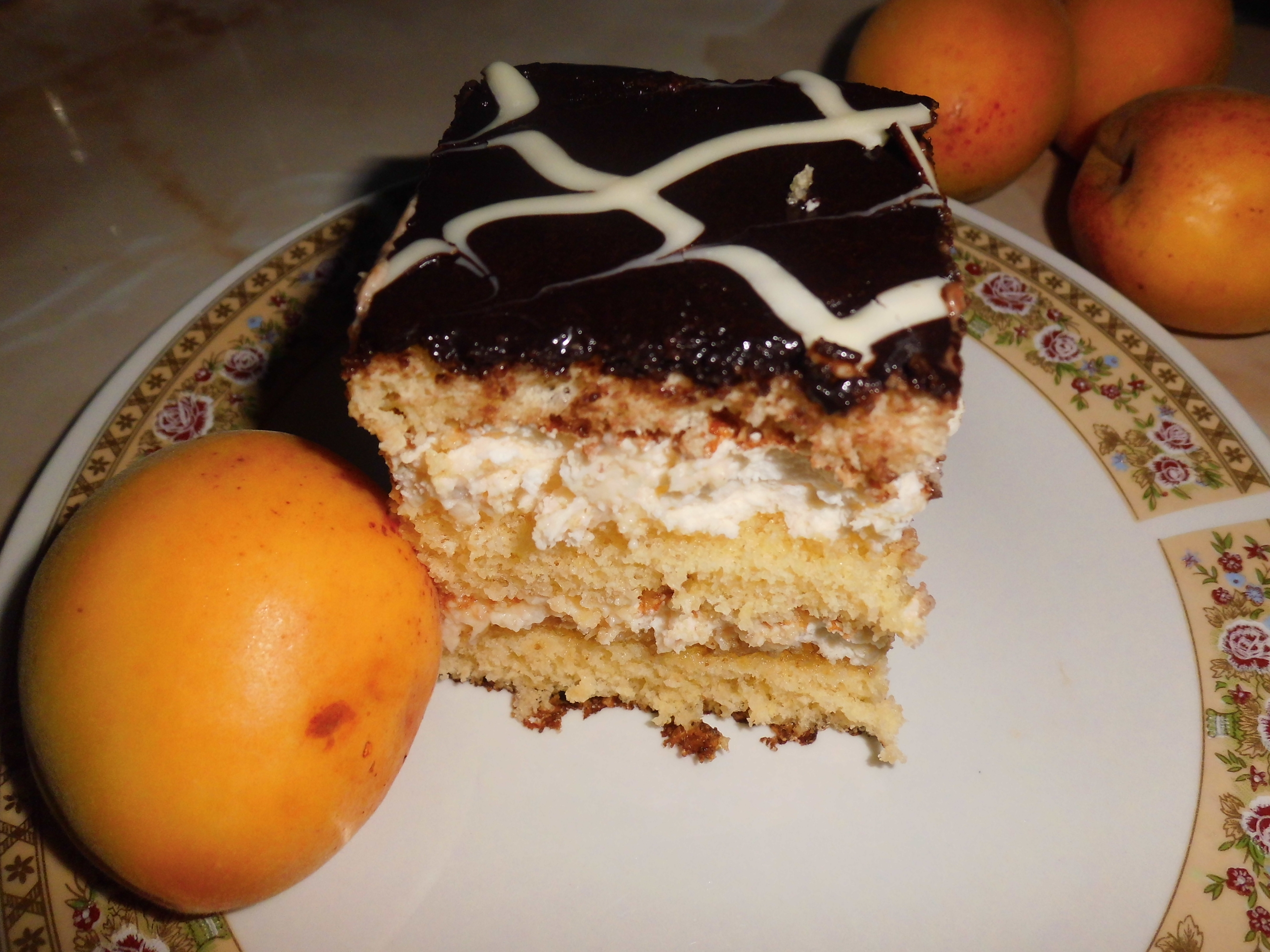 prajitura cu crema de vanilie si caise