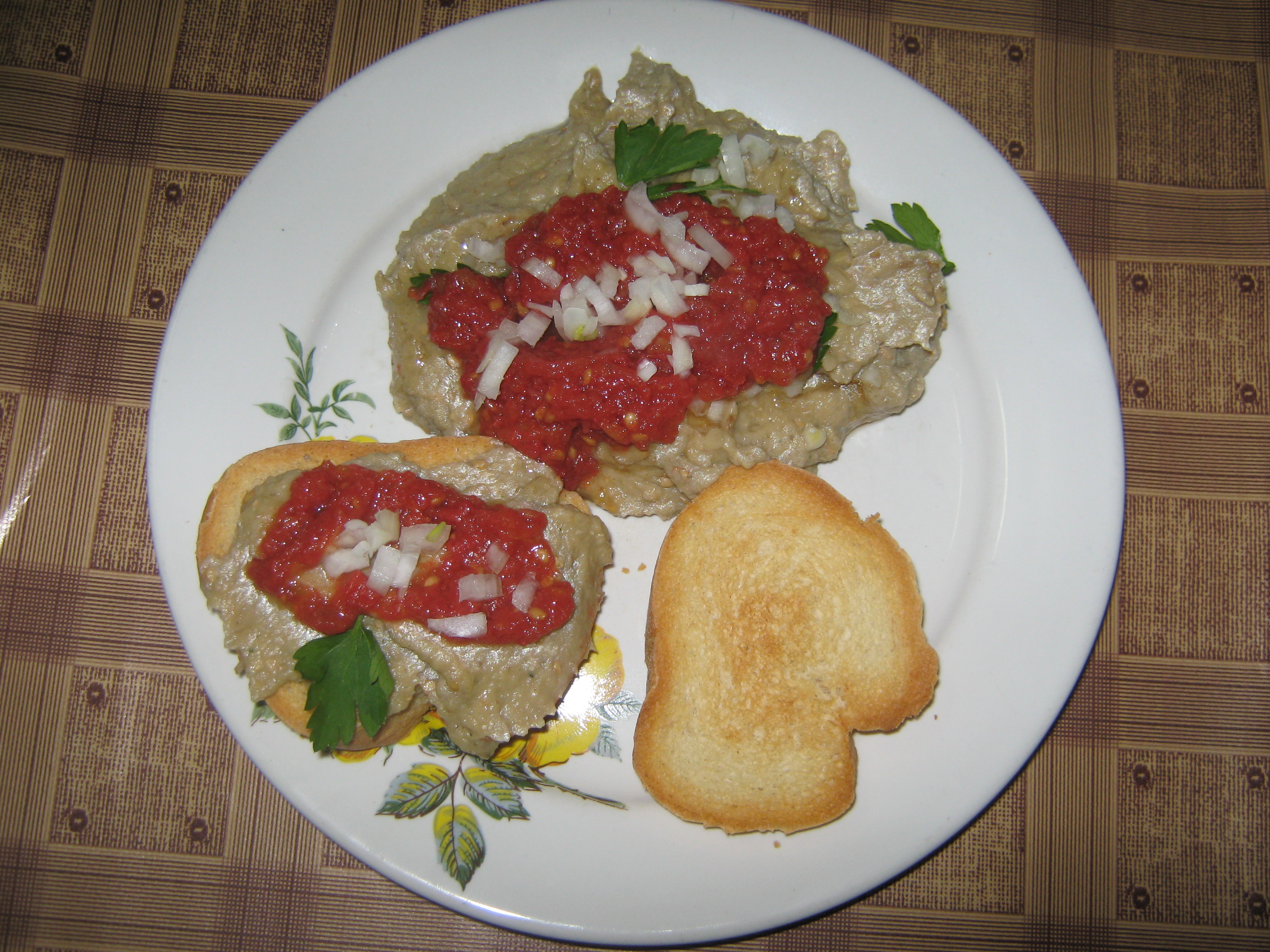 Salata de vinete cu sos de rosii 1